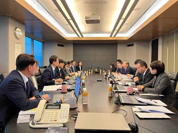 2023年12月19日至21日，，，，，，刘敬桢一行与韩美药品社长林珠贤、CEO朴宰贤等举行座谈交流.jpg